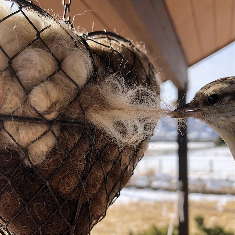 🦜Kézzel készített szív, madaraknak szánt építőanyaggal töltve