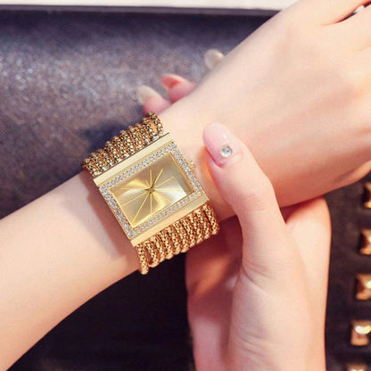 ⌚ MOST 60% KEDVEZMÉNY! ✨ Kvarcóra strasszokkal és bojtokkal - elegáns és csillogó, tökéletes ajándék ünnepekre 💎🎁