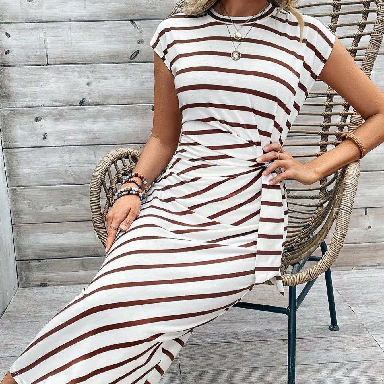 🔥UTÓS NAP 50% KEDVEZMÉNY!!💕Elegáns, megkötős női ruha