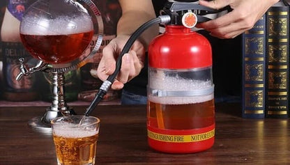 Népszerű tűzoltó készülék alakú sörösvödör - egy rendszer a sör kézi préselésére hordóban - ideális nyilvános bemutatókra és futballpartikra 🍻⚽
